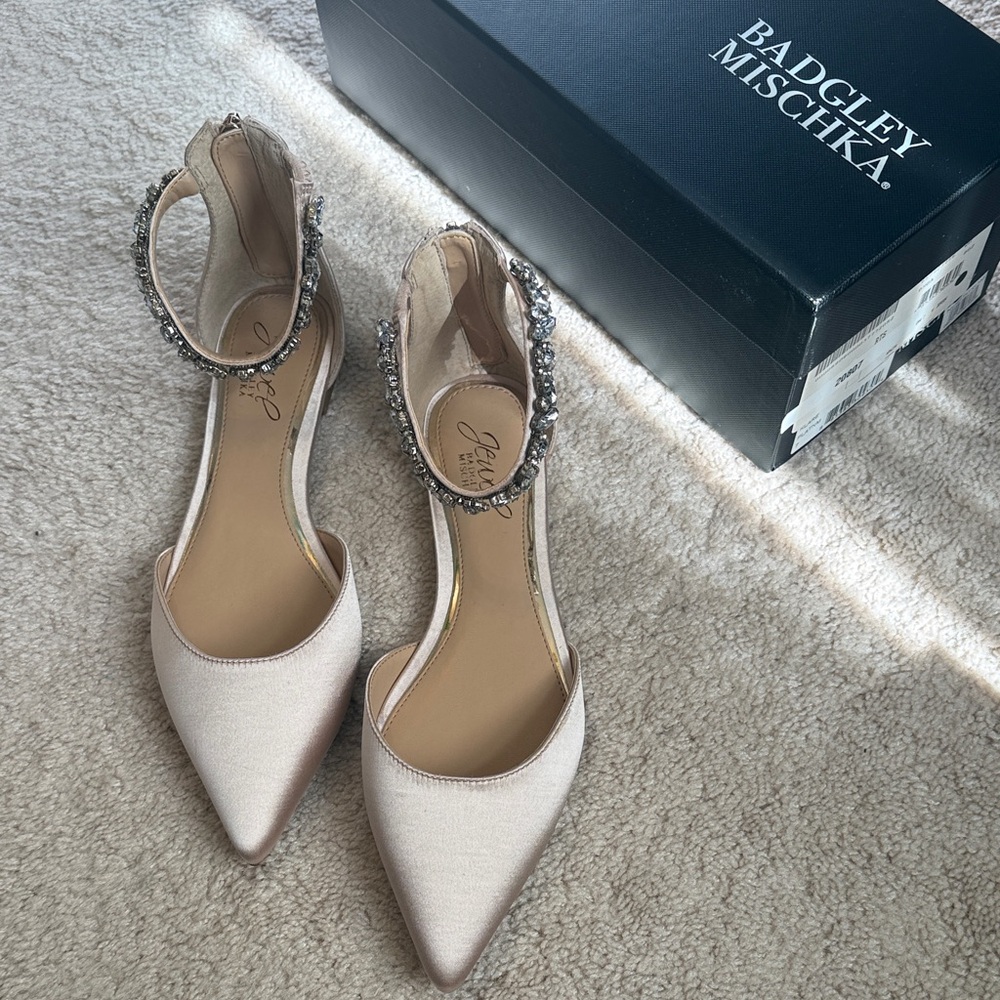 Badgley Mischka Embellished Beaded Flats Size 7 NWT